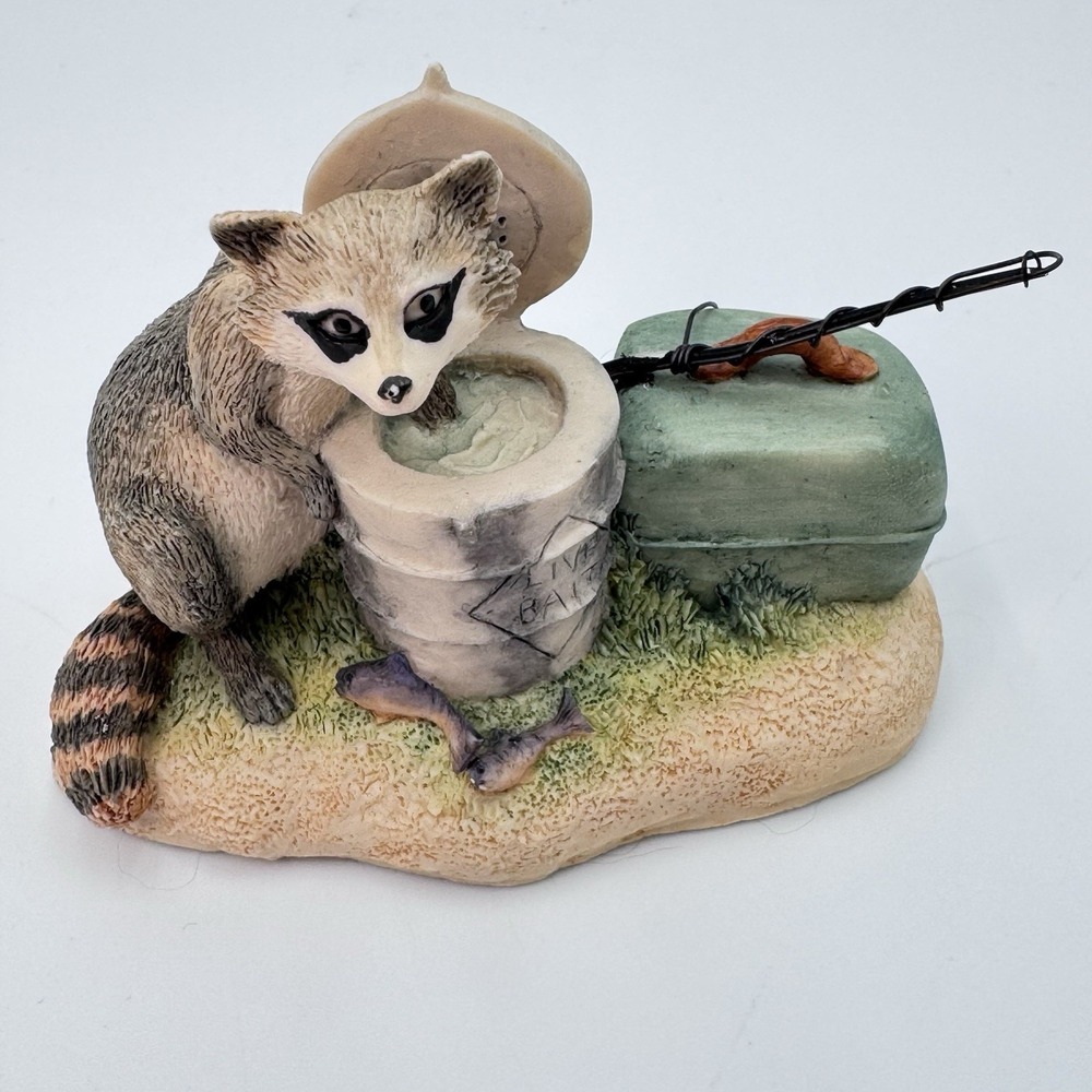 Lowell Davis‎ Schmid COON CAPERS Figurine Racoon Stealing Fish BFA Scotland EUC